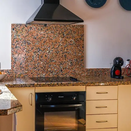 Agradable Y Familiar, Con Piscina 