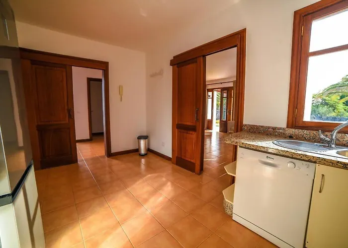 Agradable Y Familiar, Con Piscina 