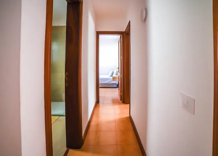 Agradable Y Familiar, Con Piscina 