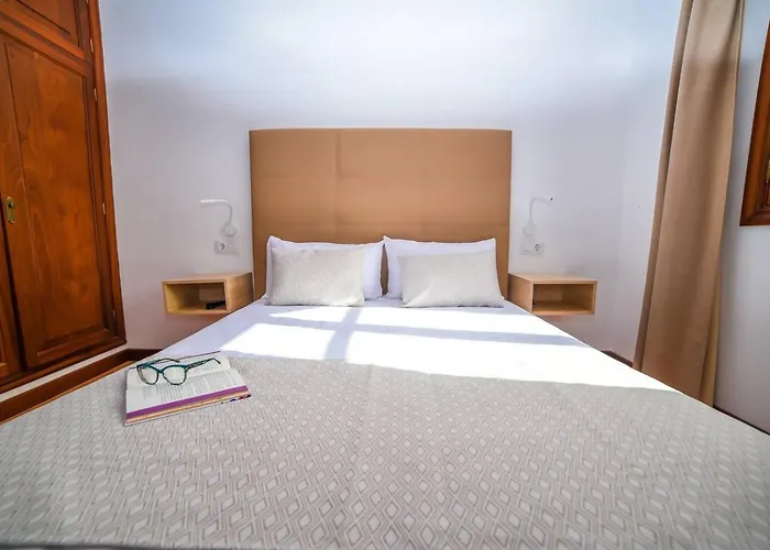 Agradable Y Familiar, Con Piscina 