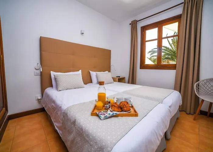 Agradable Y Familiar, Con Piscina 