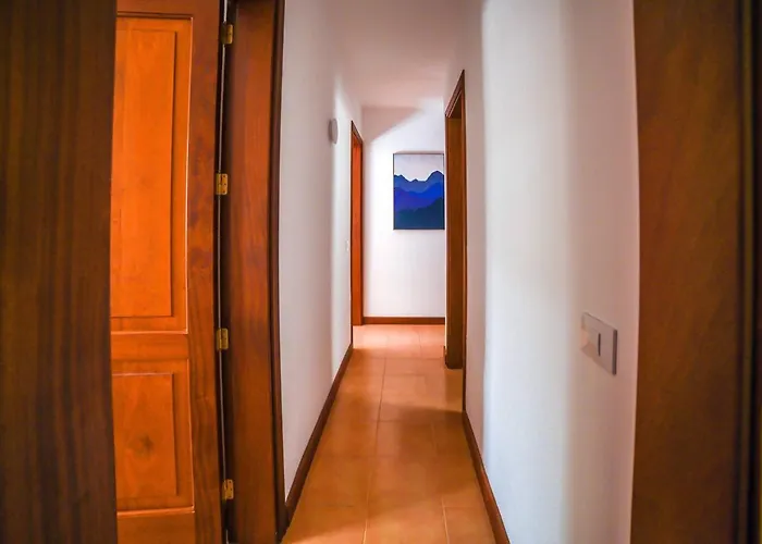 Agradable Y Familiar, Con Piscina 