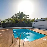 Villa Agradable Y Familiar, Con Piscina 