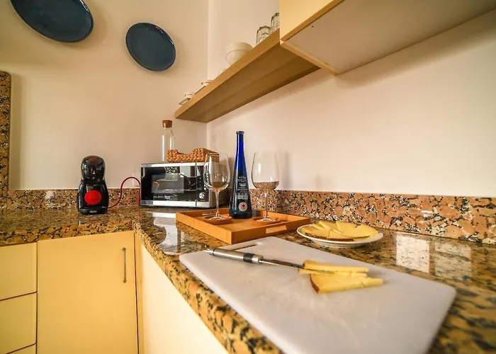 Agradable Y Familiar, Con Piscina 