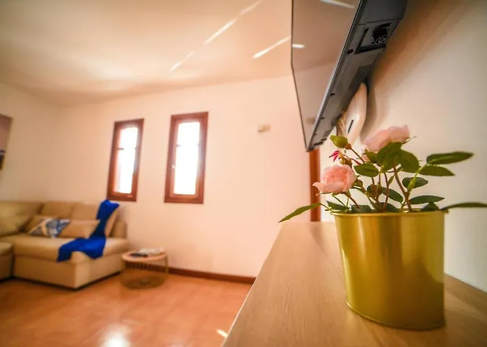 Agradable Y Familiar, Con Piscina 