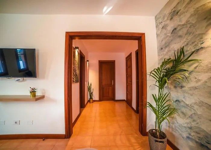 Agradable Y Familiar, Con Piscina 