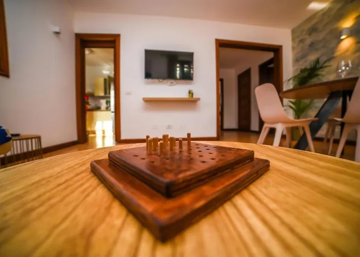 Agradable Y Familiar, Con Piscina 