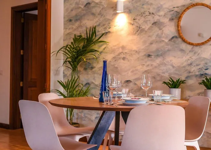 Agradable Y Familiar, Con Piscina 