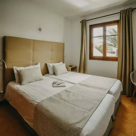 Agradable Y Familiar, Con Piscina 