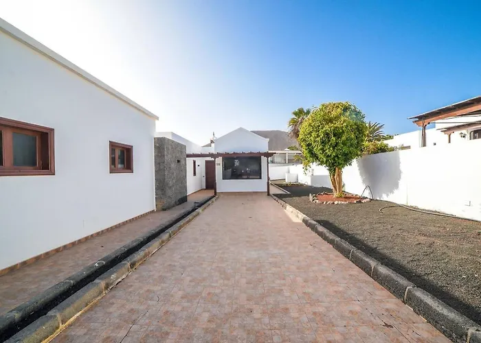 Agradable Y Familiar, Con Piscina 