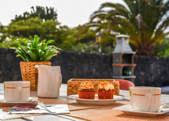 Agradable Y Familiar, Con Piscina 