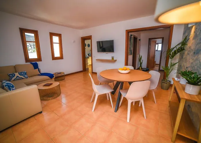 Agradable Y Familiar, Con Piscina 