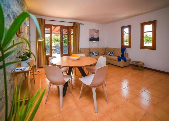 Agradable Y Familiar, Con Piscina 